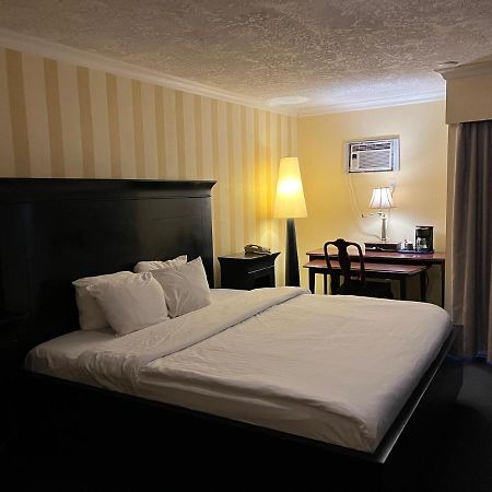 Island Travel Inn Виктория Экстерьер фото