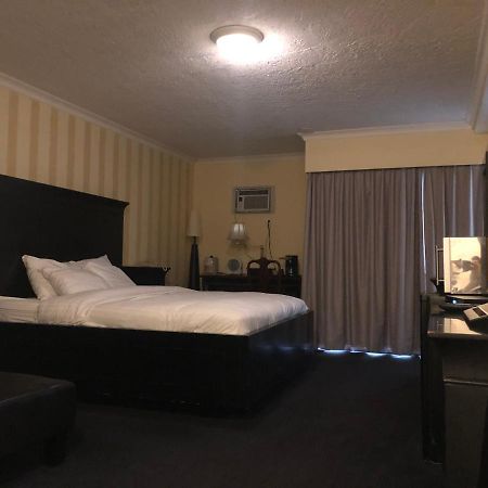 Island Travel Inn Виктория Экстерьер фото